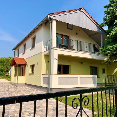 Pine&Chill2 Apartments Balatonalmádi Extérieur photo